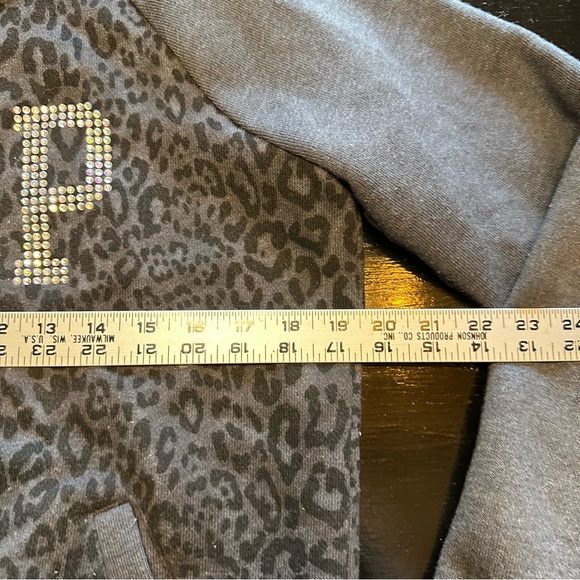 Retro PINK Small Gray Varsity Jacket Look Bedazzled Y2K Animal Peint - Picture 3 of 7